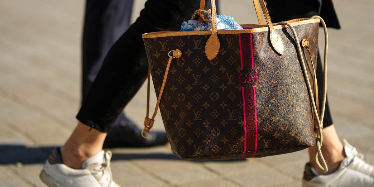 5 Telltale Signs of a Fake Luxury Handbag, From a Vintage Goods Expert