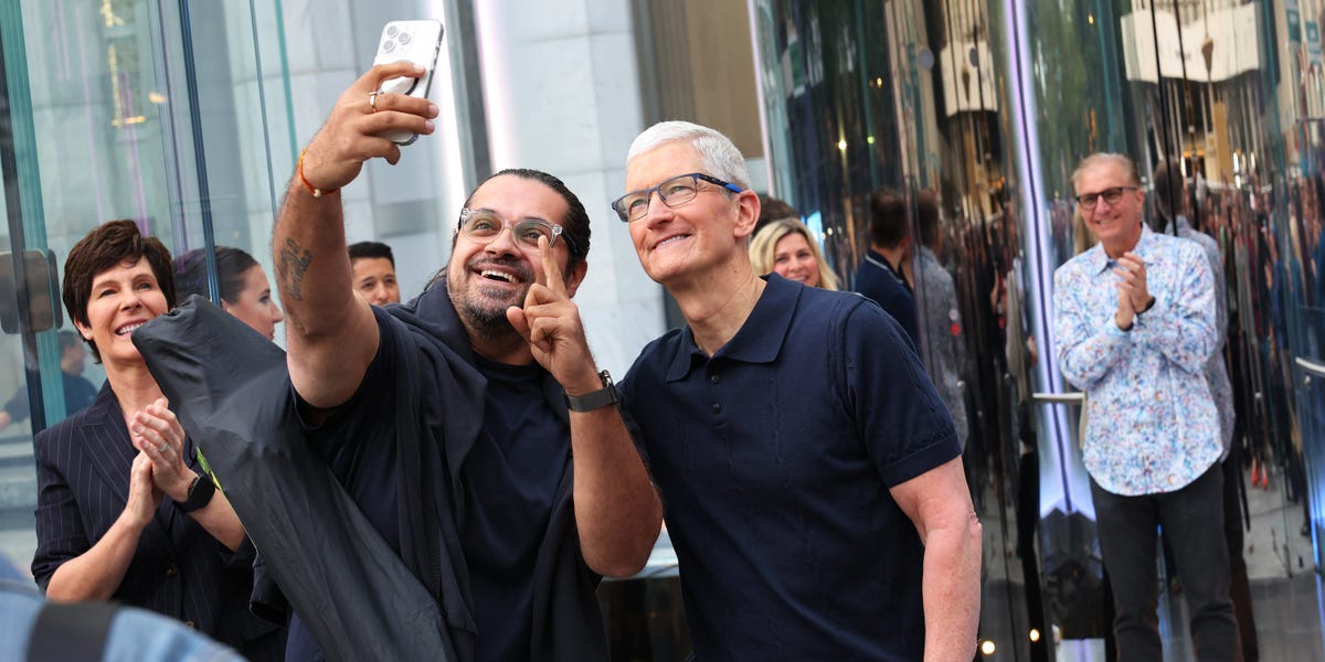 Tim Cook Is Having a Great Week As Apple Hovers Near a Record High